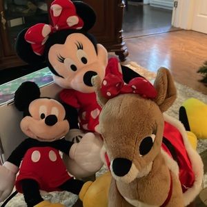 Minnie Mouse approx 30”h Mickey Mouse approx 18”h used in good condition.